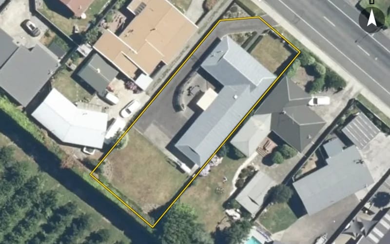 122 Murdoch Road West