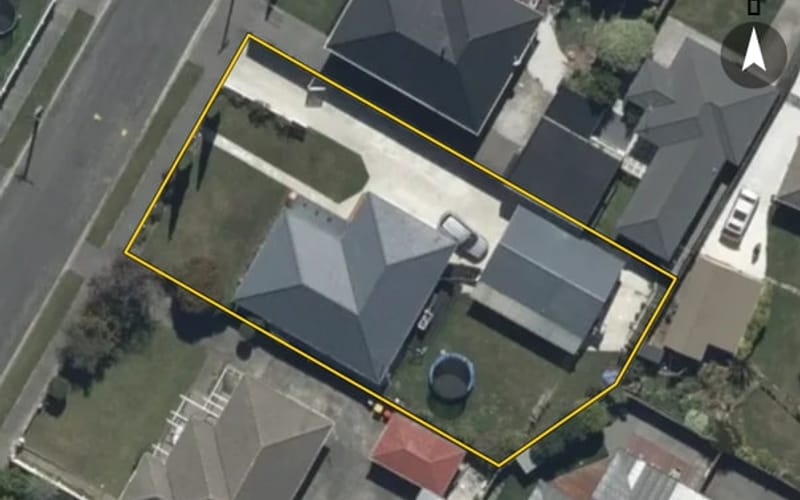 10 Bourne Crescent