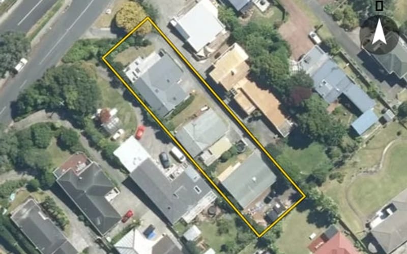 2/25 Beach Road