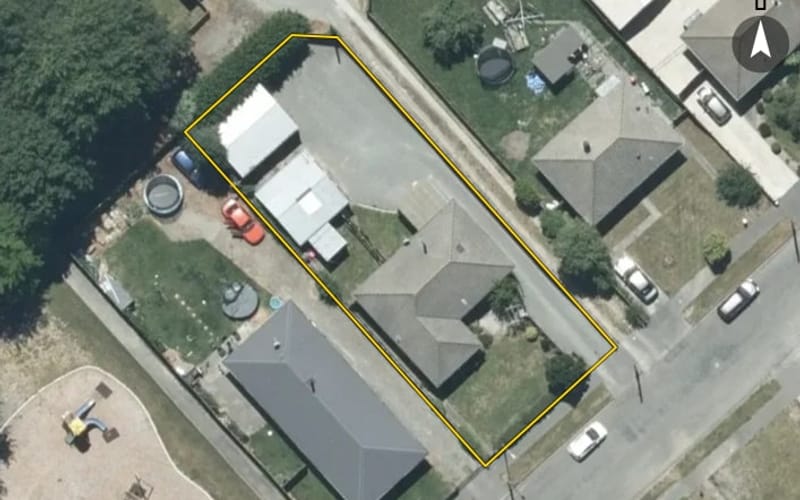 52 Davis Crescent