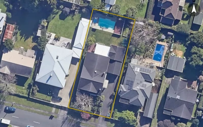 11 Hollywood Avenue