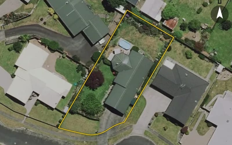 13 Caesar Roose Drive