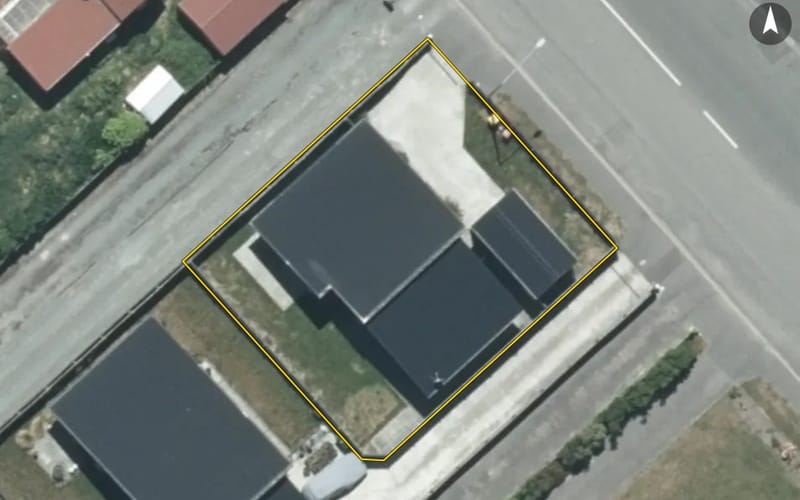 84 Beach Road