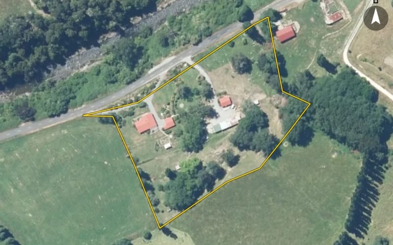 702 Mangles Valley Road
