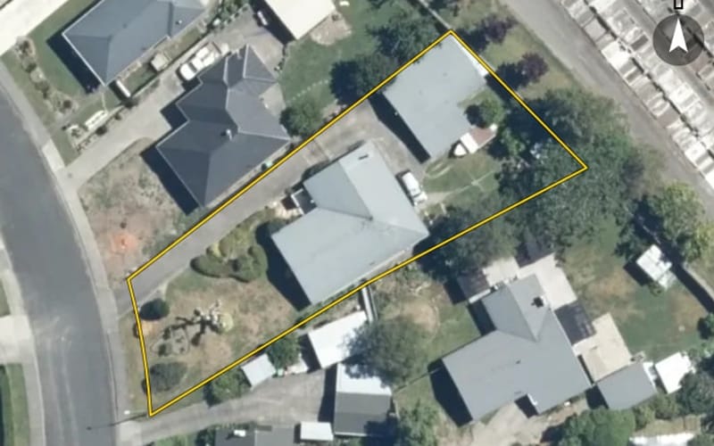 203 Sunnybank Crescent