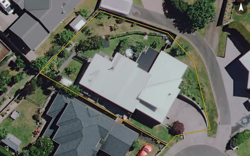 27 Roderick Place