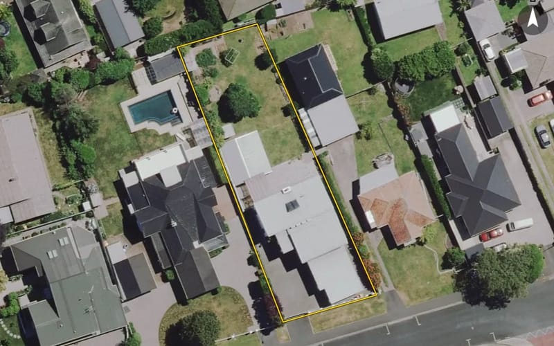 11 Woodstock Road