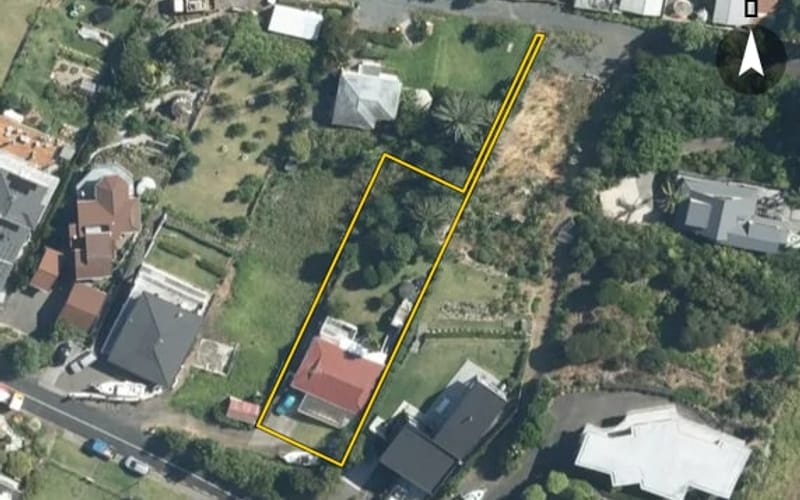 32 Carlton Crescent