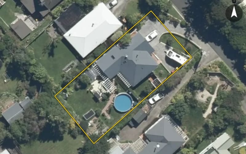 17 Foster Crescent