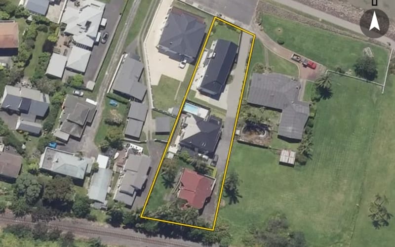 7 Beach Road