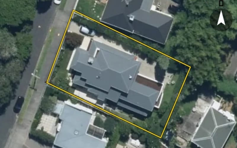 11 Leys Crescent