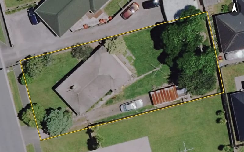28 Douglas Crescent