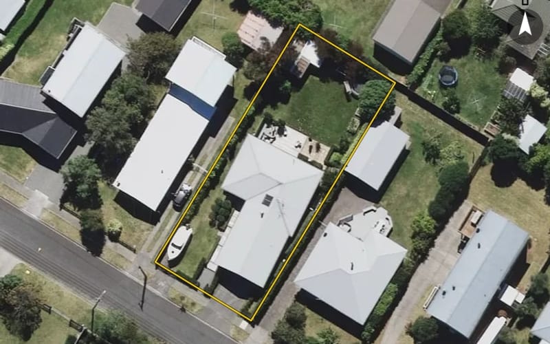 10 Charles Crescent