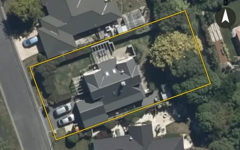 8 Sharnbrook Lane