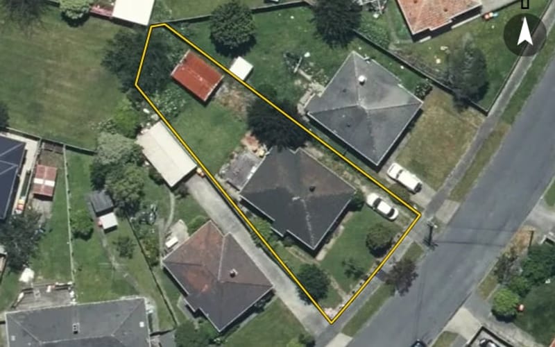 29 Hall Crescent