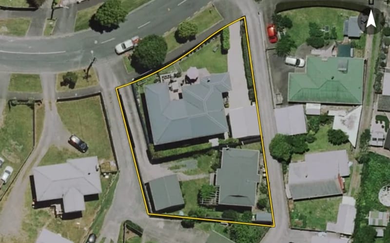10 MacDonald Road