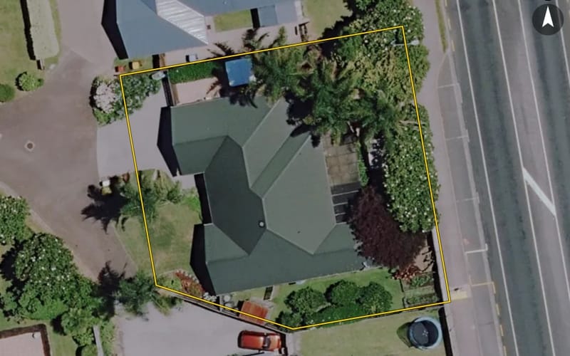 32 Cairns Crescent