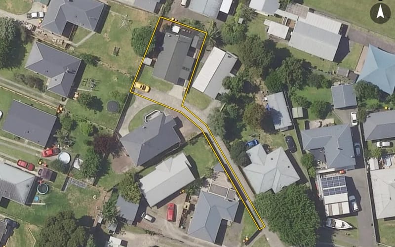 35B Henderson Crescent