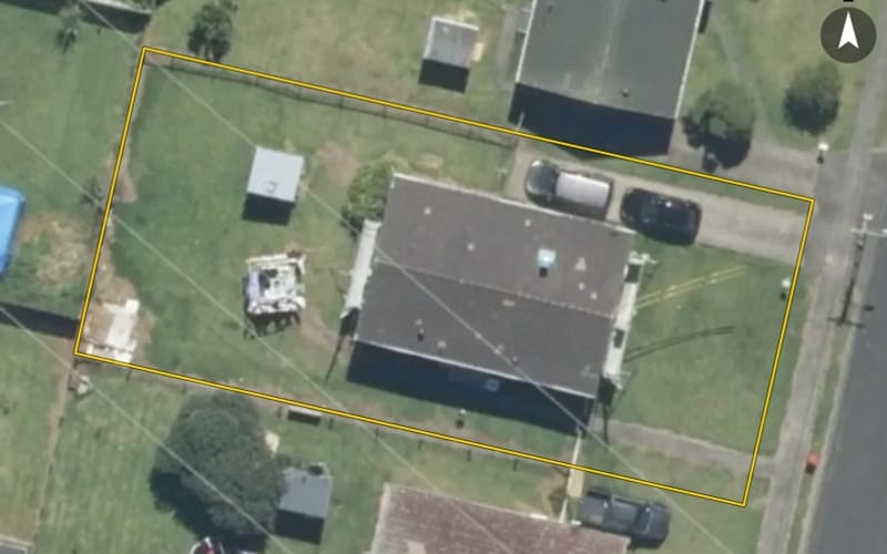 9 Featherston Crescent