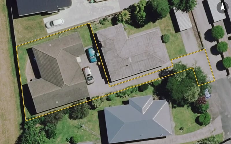 27A Fenwick Crescent