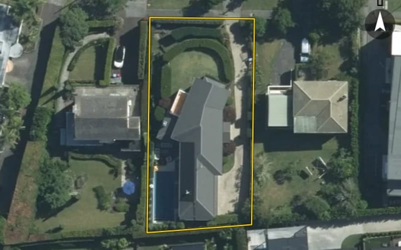 6 Comins Crescent