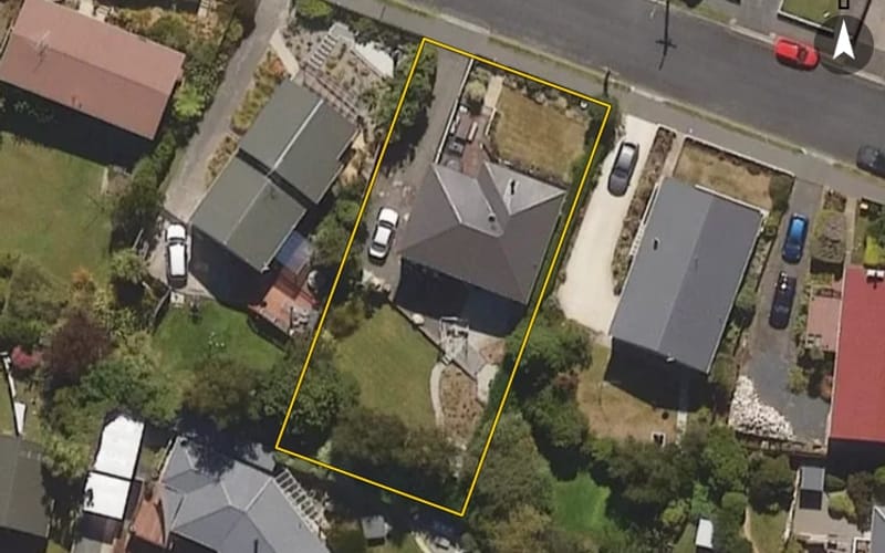 15 Bell Crescent