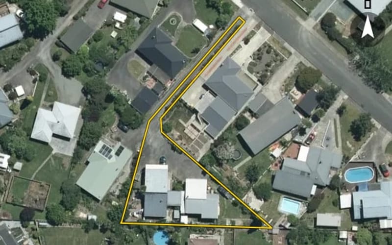 2/17 Cawthron Crescent