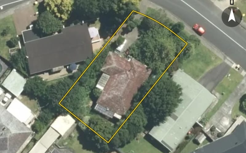 3 Lawrence Crescent