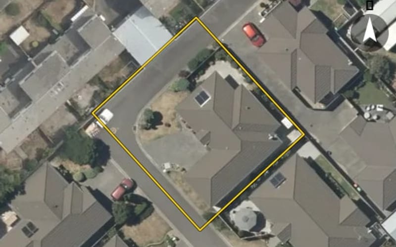 8B Nelson Crescent