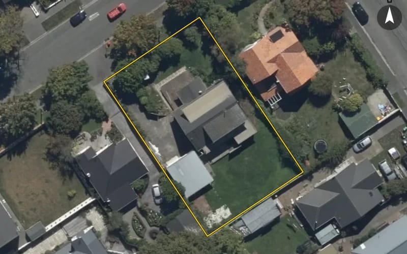Unit titled building