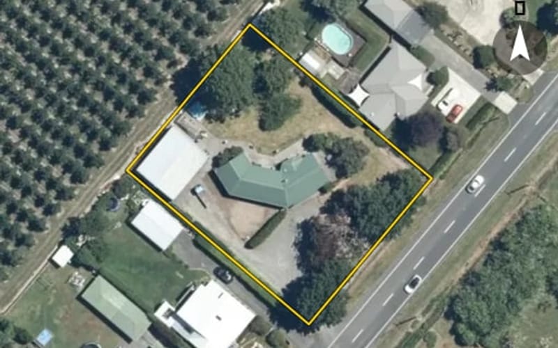 961 Riverslea Road South