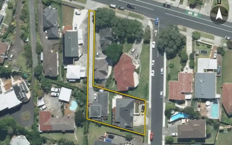 2/3 Holdaway Avenue