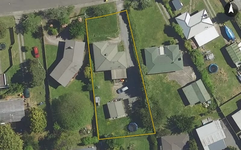 8 Leslie Avenue