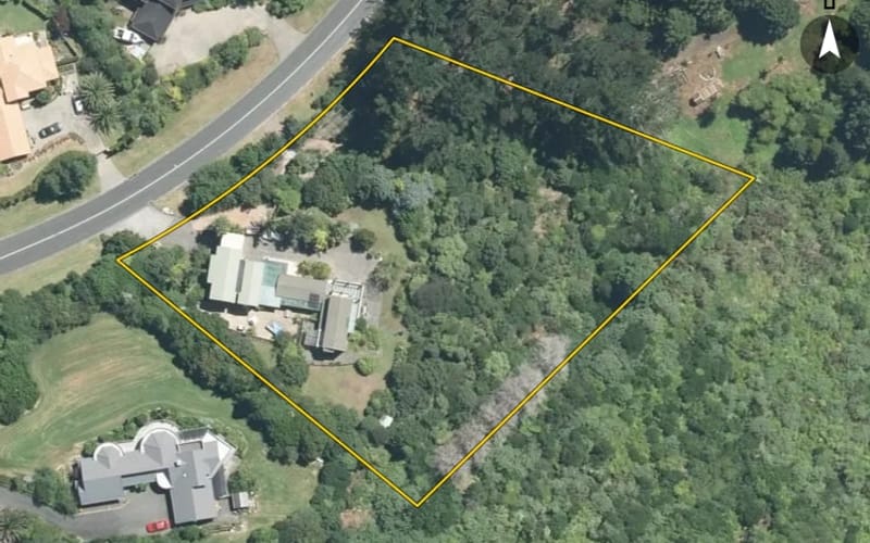 569 Redoubt Road