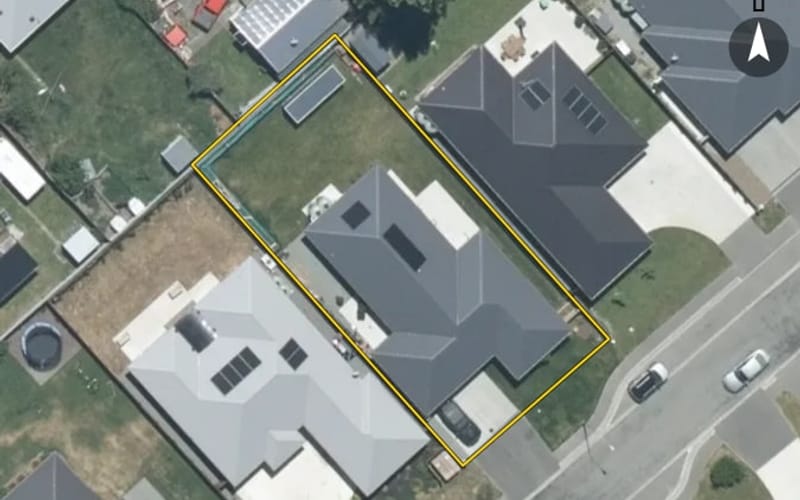 35 Geoff Geering Drive