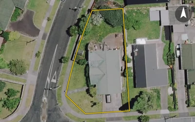 2 De Vere Crescent