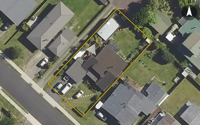10 Neri Crescent