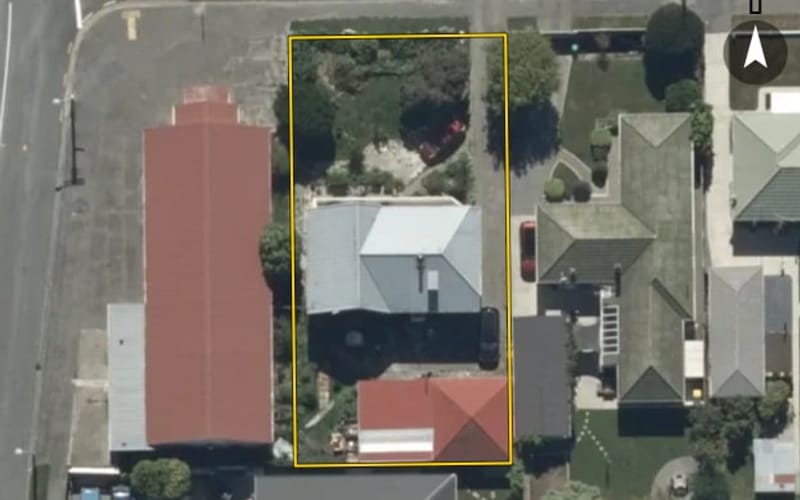 2 Voss Street