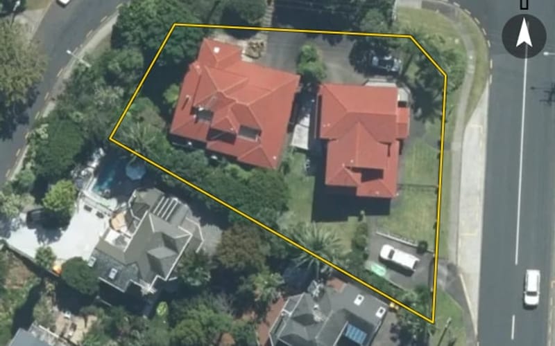 2/994 Beach Road