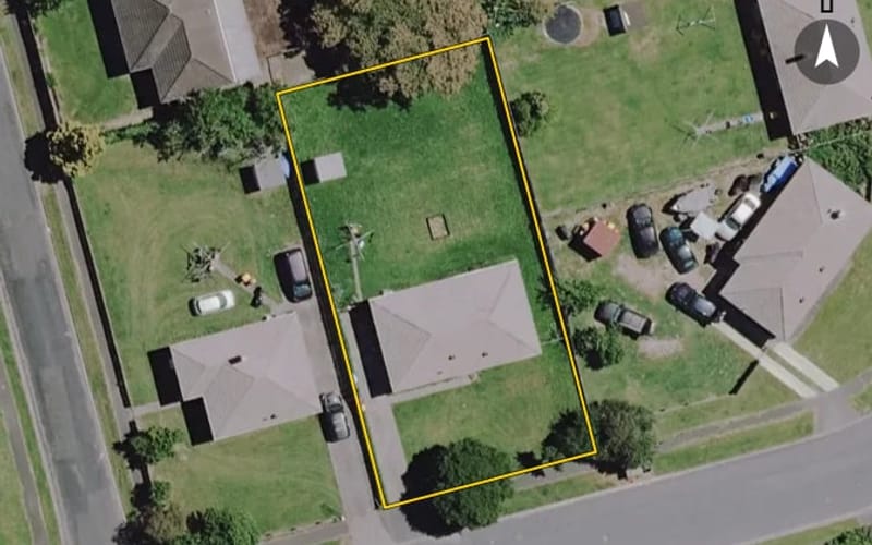 15 Douglas Crescent