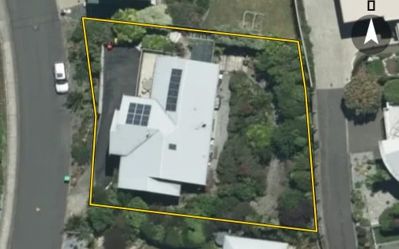 12 Commodore Place