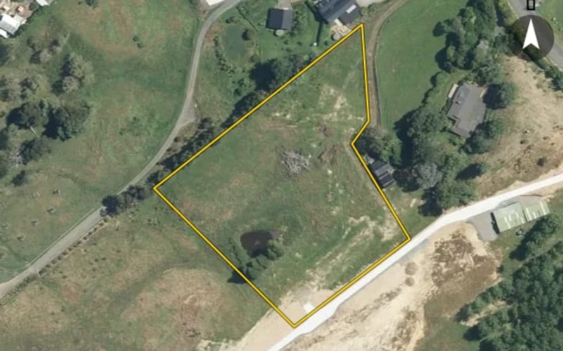 743A Ponga Road