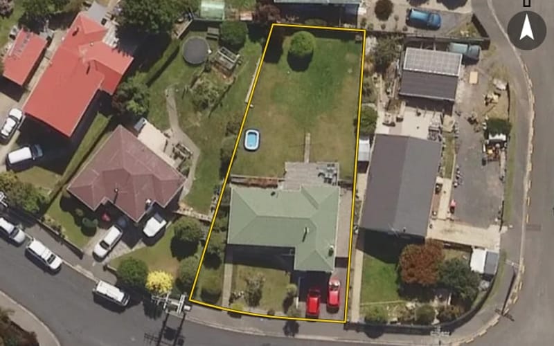 32 Saunders Street
