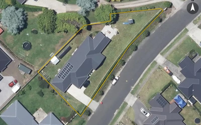 16 Tirimoana Place
