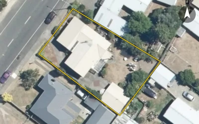 16 Caernarvon Drive
