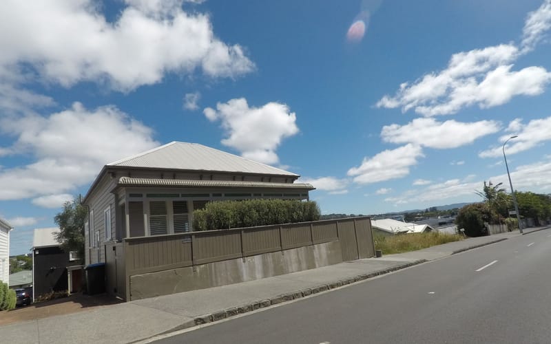 574 New North Road