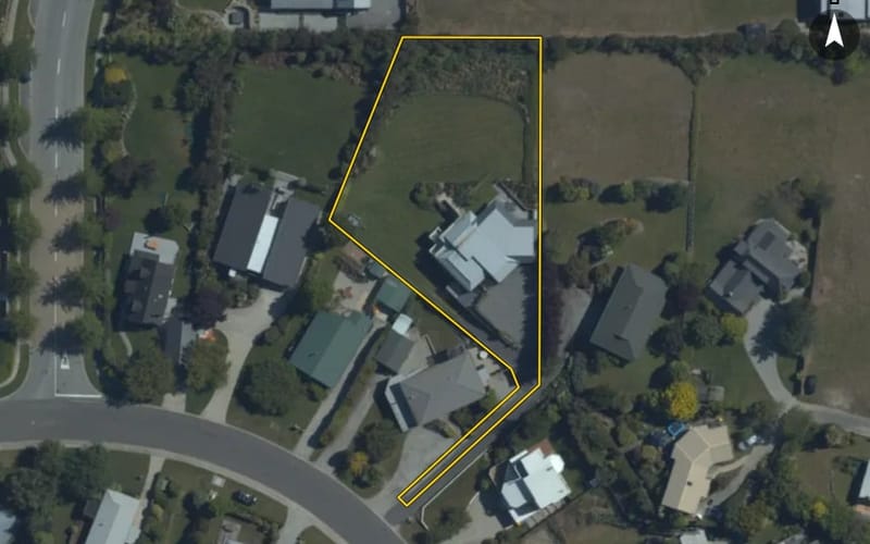 98 Hunter Crescent