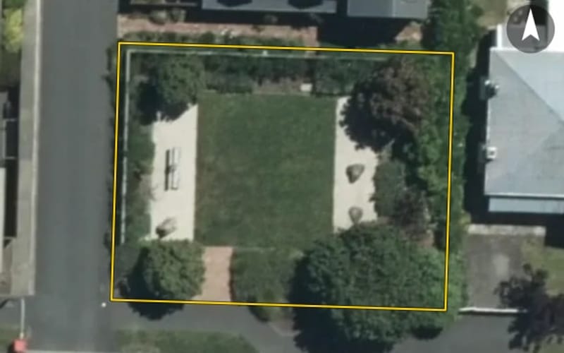 2 Pepper Tree Way