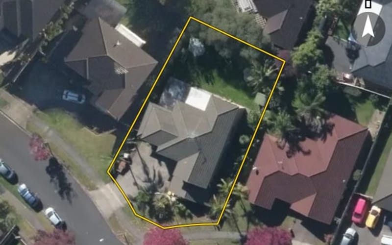 12 Leafield Crescent