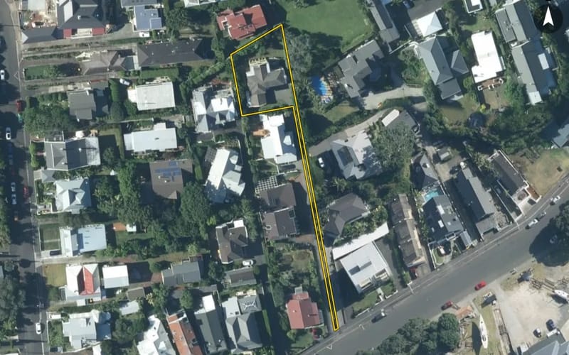16C King Edward Parade